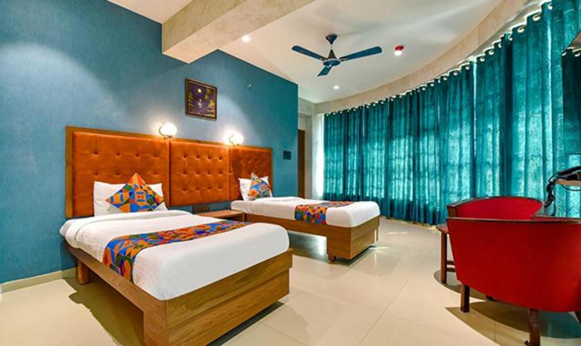 Fabhotel Siddharth Corporate - Vavol, Gandhinagar Exterior foto